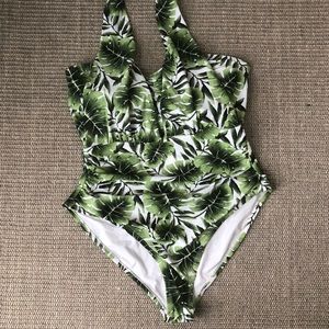 Forever 21 plus size halter top swimsuit